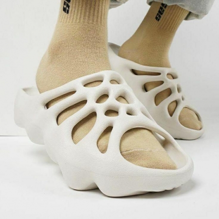 White Adidas Yeezy 450 Slide in sandals