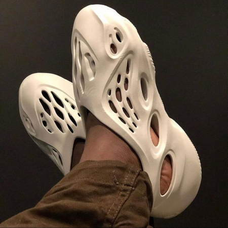 White Foam Runners/ Yeezy Slides Size 40-44