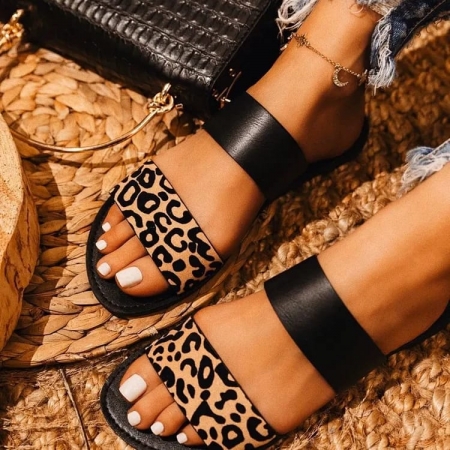 Black Summer Fashion New Explosion Models in African Sandals Flat Bottom Shoe Ladies Slippers