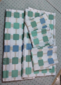 Green dotted 6 in 1  high quality cotton bedsheets Size 6/6 Two bedsheets Four pillowcases