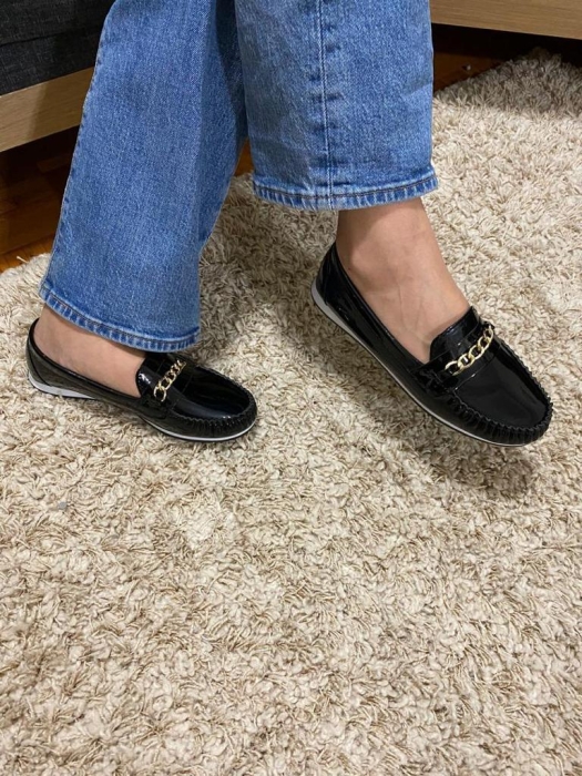 Quality ladies loafers with metallic ring 