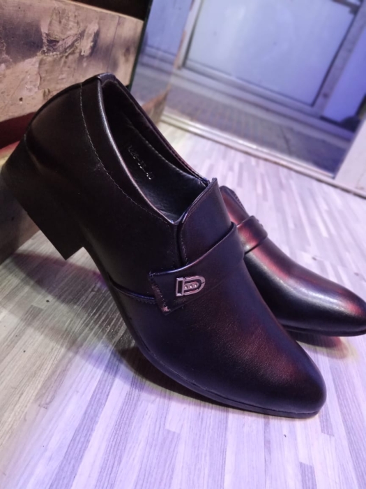 comfy black shiny shoes for men