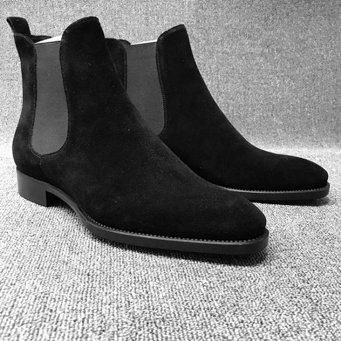 comfortable black low leather boots