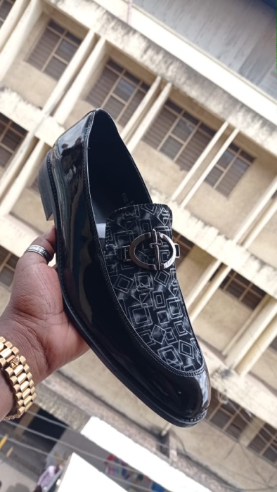 black super Huaji Officials shoes 