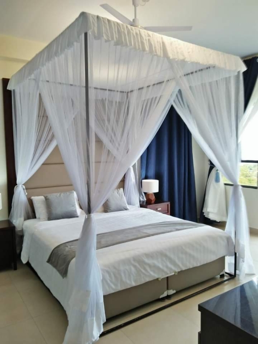 High quality mosquito net with heavy gauge metallic stands, sturdy and dependable 
