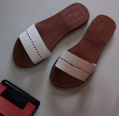 Women leather sandals
