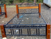 quality 5 by 6 metal with mahogany timber bed 