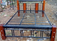 quality 4 by 6 timber with metal bed