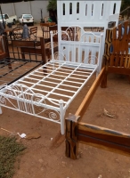 4 by 6 white metal bed