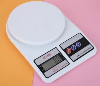 Digital kitchen weighing scale with batteries