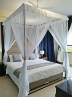 High quality mosquito net with heavy gauge metallic stands, sturdy and dependable 